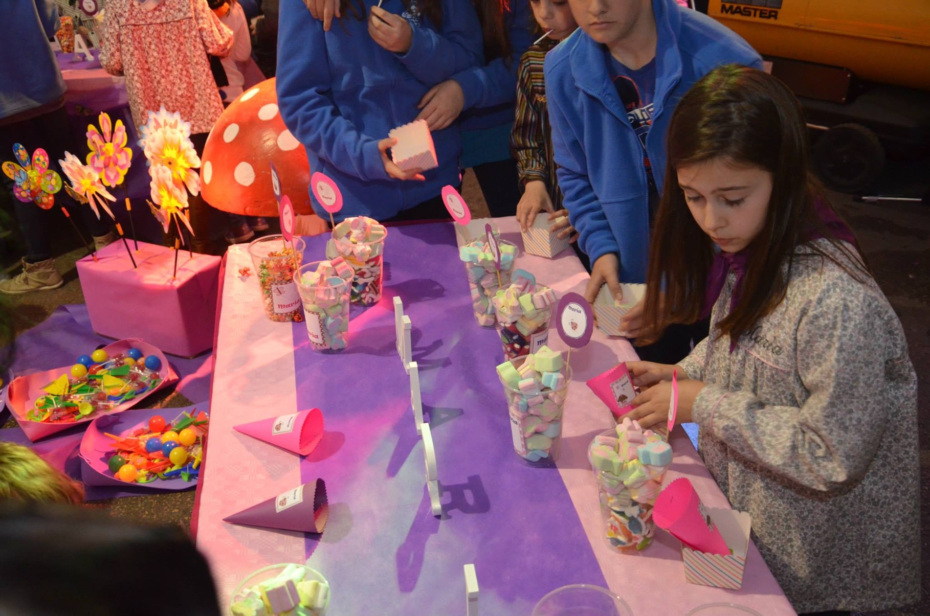 18-03-2014. Merienda infantil ofrecida por la FMI. La hora de las chuches.