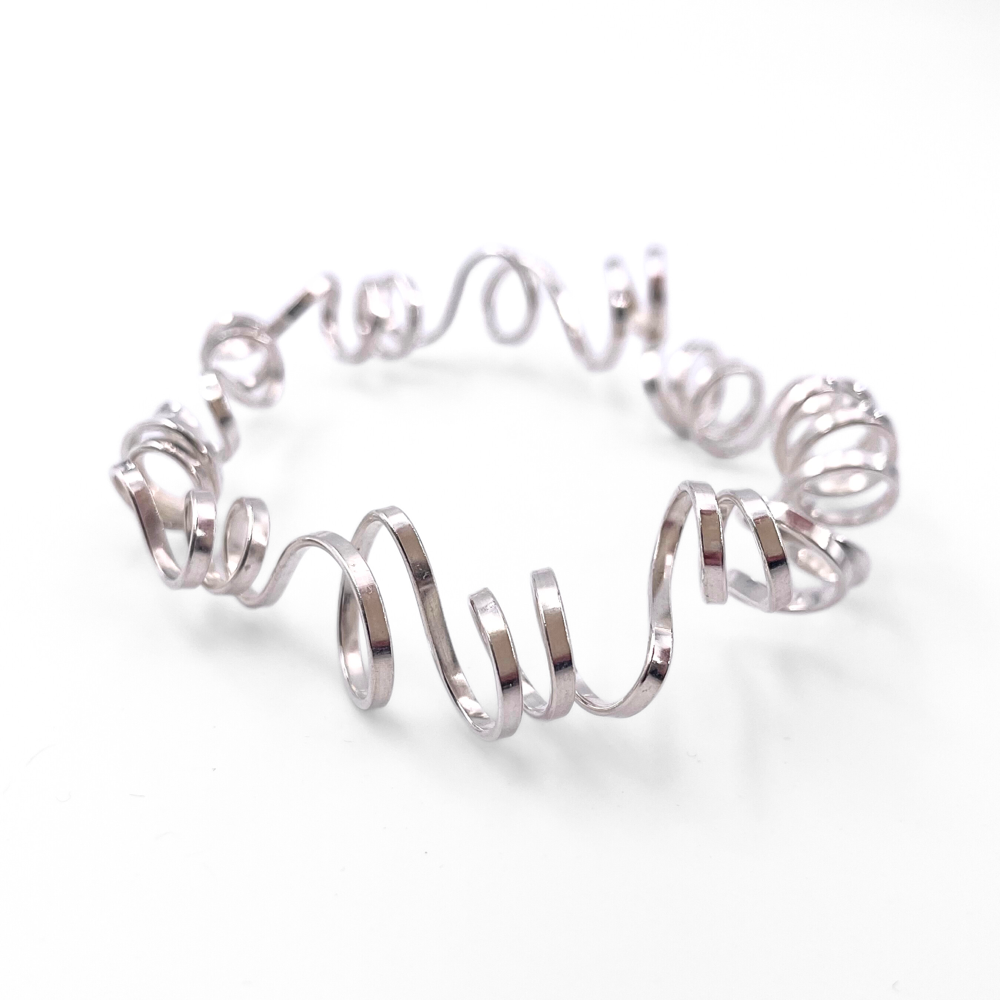 Armreif von Dora Des | Atelier STOSSIMHIMMEL