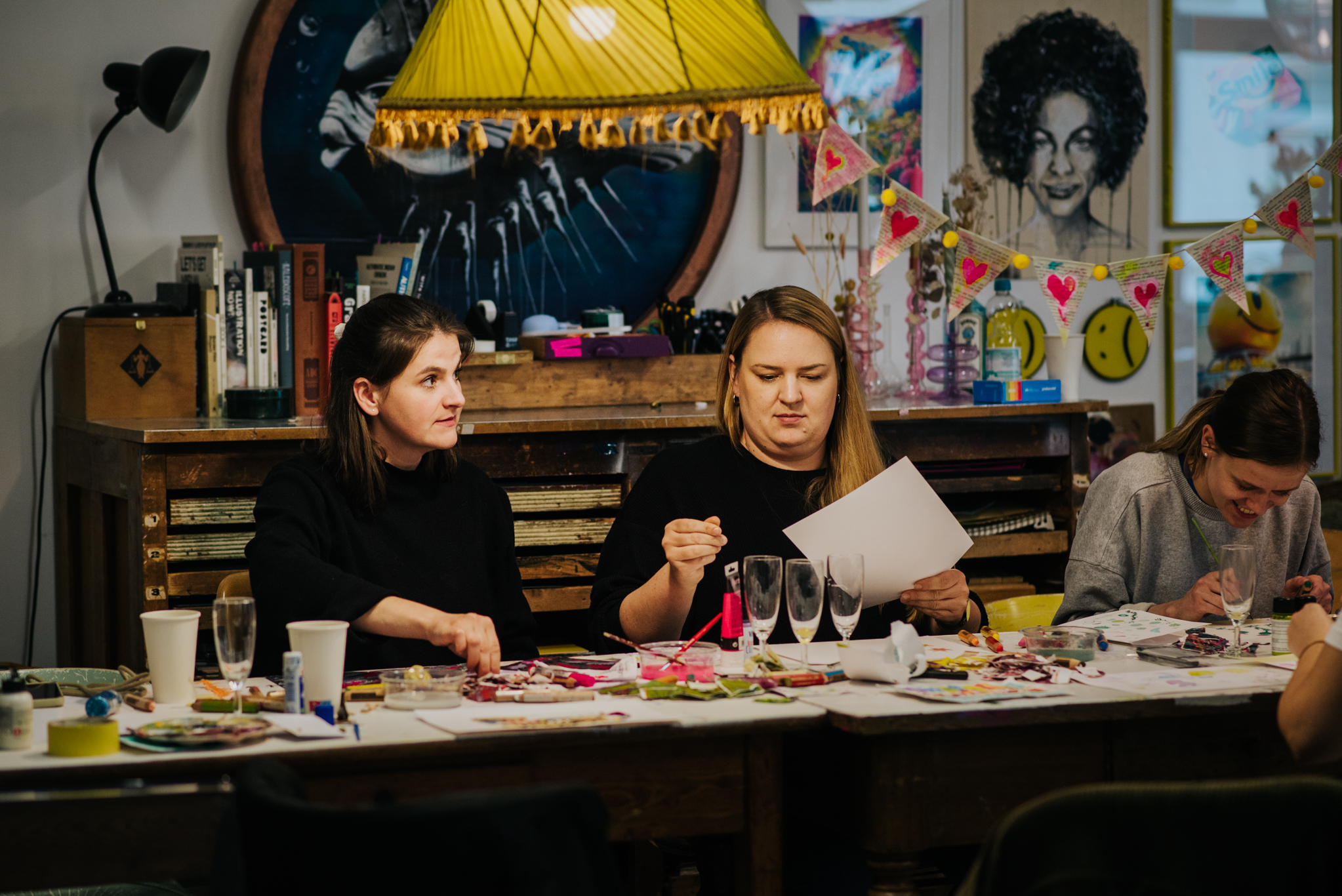 JGA Brautbuch Köln – Frauen gemeinsam am Workshoptisch