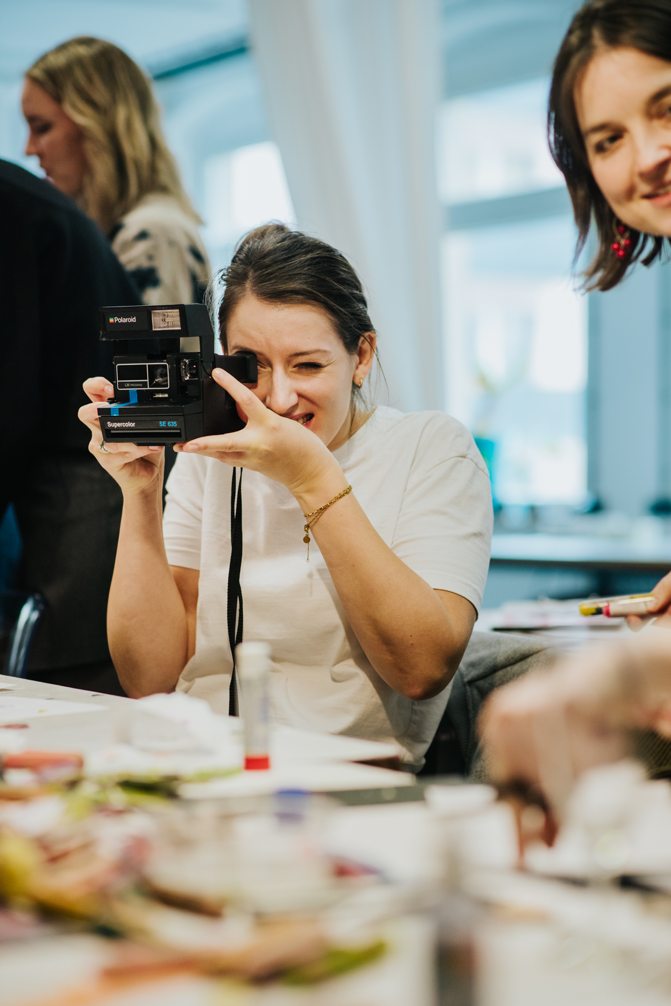 Trauzeugin fotografiert beim JGA Brautbuch Workshop Köln