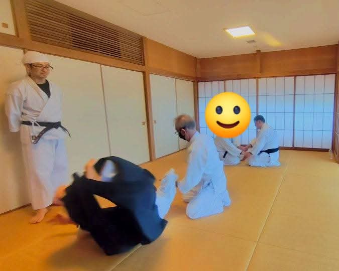 初段横片手押捕がキレイに