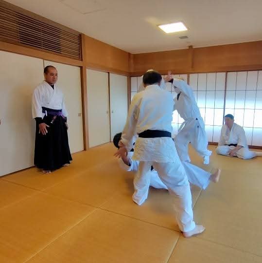 熱気あふれる型稽古