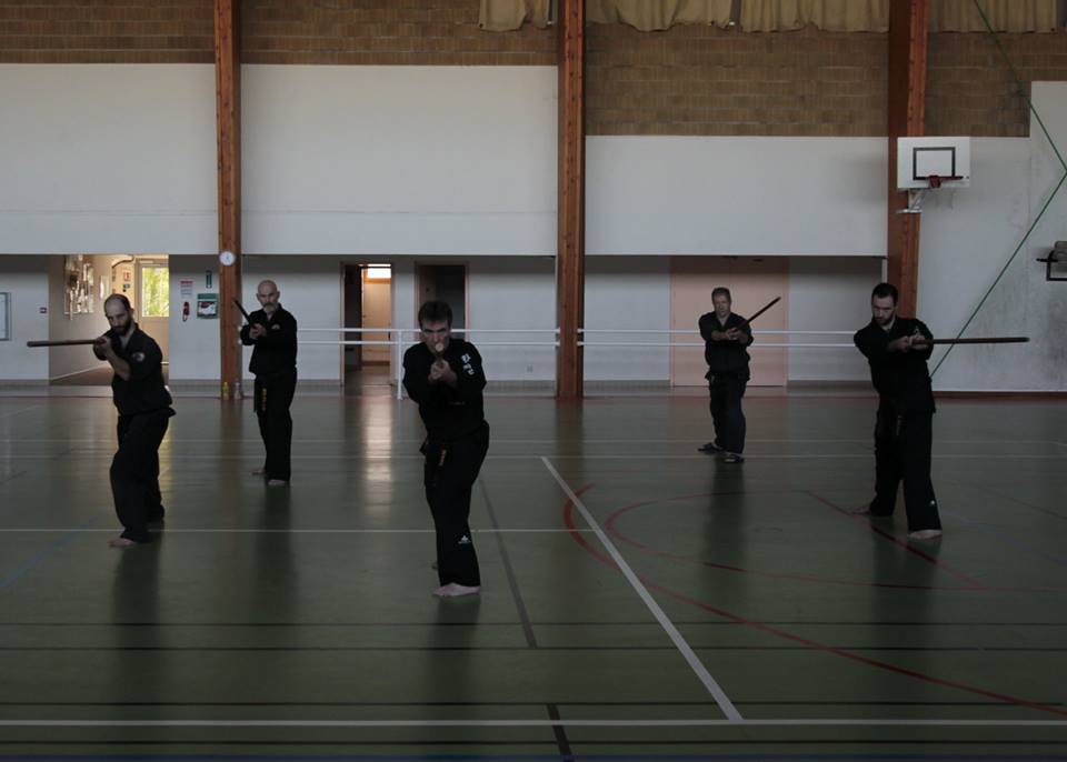 Travail de janbong Baton  long