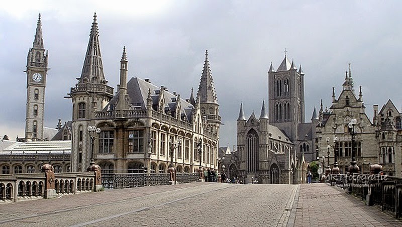 Gent- Zicht op de Torens vanaf de St. Michielsbrug