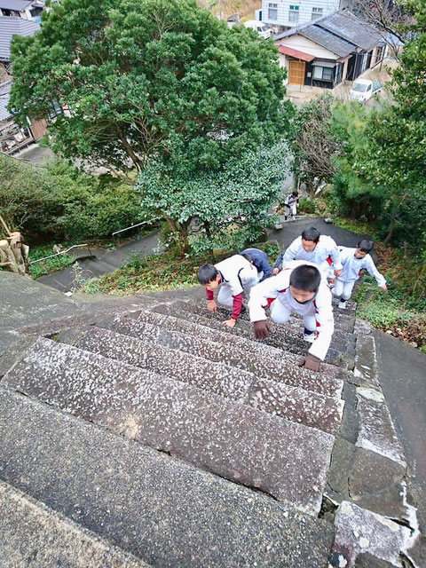 急勾配な階段