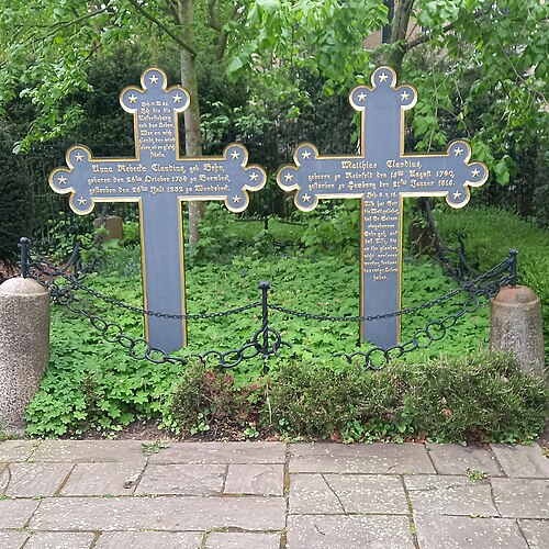 Gräber von Matthias und Rebekka Claudius