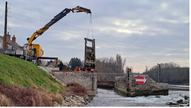 Une opération menée dans le cadre de la valorisation du patrimoine fluvial et de la continuité écologique.© (Photo NR)