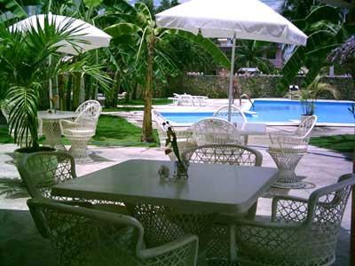 VACATION WITH INTIMATE SERVICES