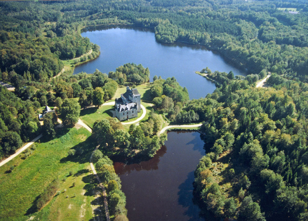 domaine de Sédières, le château et l'étang