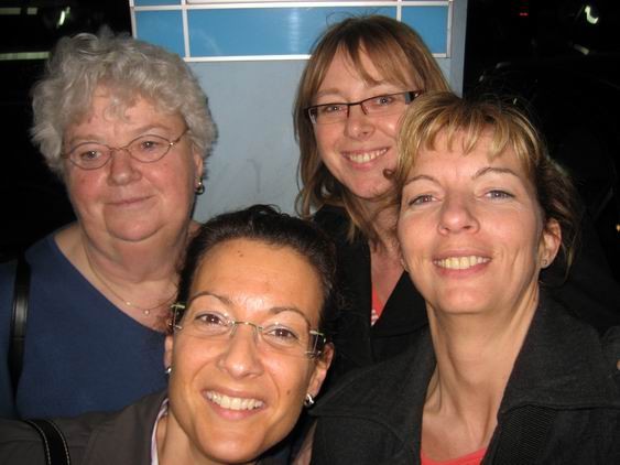 Maria zusammen mit Mama Jadwiga, Nicole und Miriam in Stettin