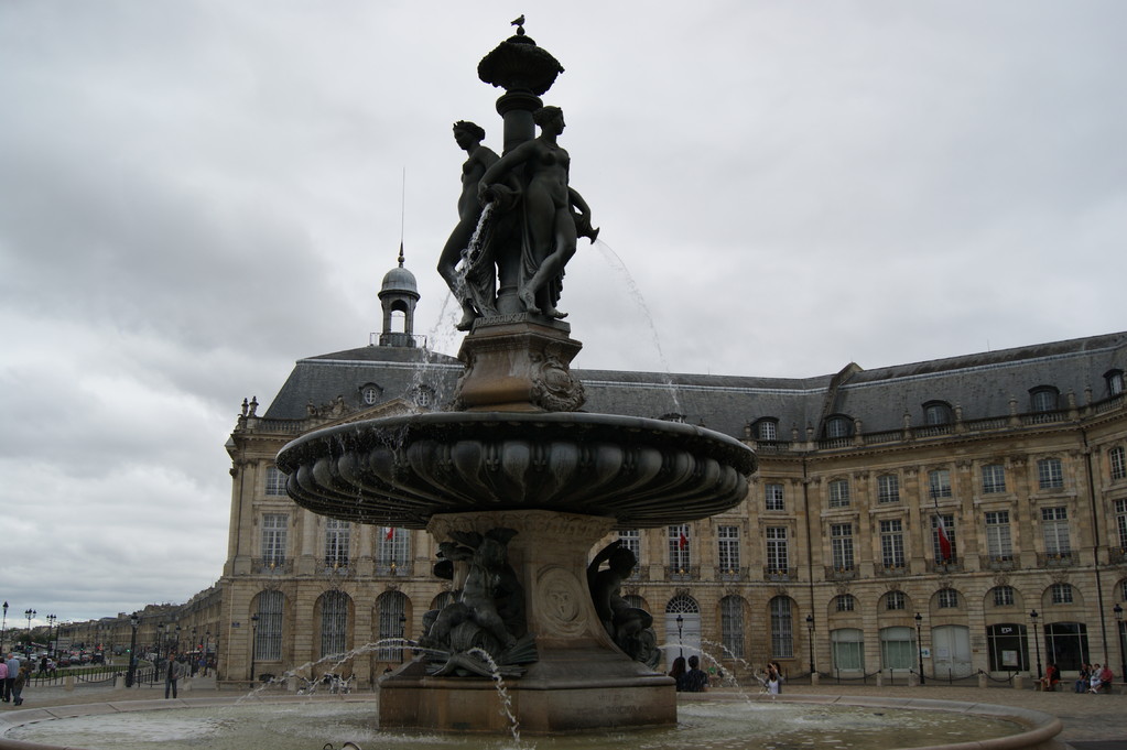 Bordeaux, fontaine des trois grasses