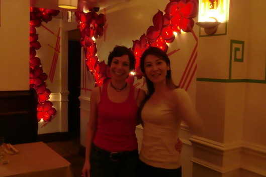 Meeting Shari at night in Tai Restaurant: One of the greatest classical Pilates teachers. She carried a every heavy sack but never complain at all when I took her around for quite long time to decide which restaurant we wanted.