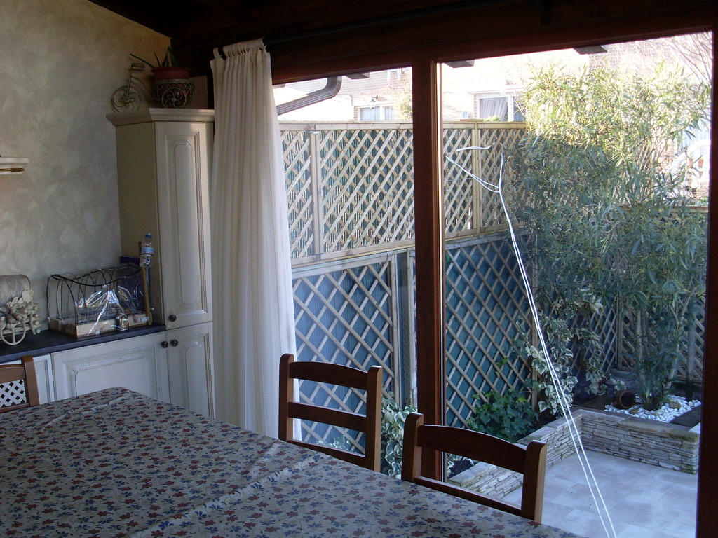 Cristalera de PVC en color embero