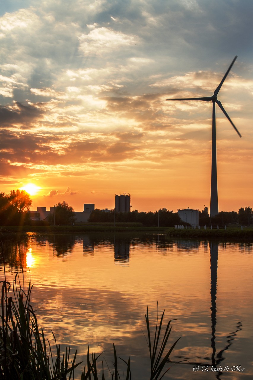 Seneffe, canal, coucher du soleil