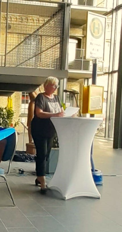 Die positiven Reaktionen auf meine Geschichte haben mich wirklich sehr gefreut! 