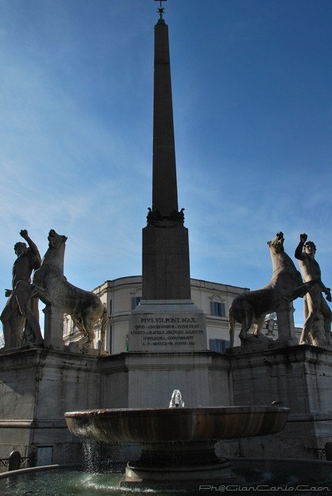 la Fontana dei Dioscuri sulla Piazza
