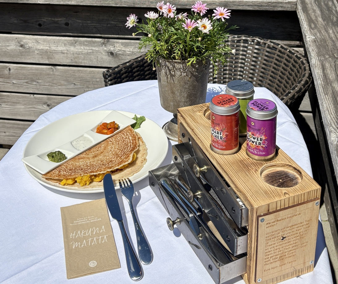"MASALA DOSA", Reis-Linsen-Crepe mit Dips