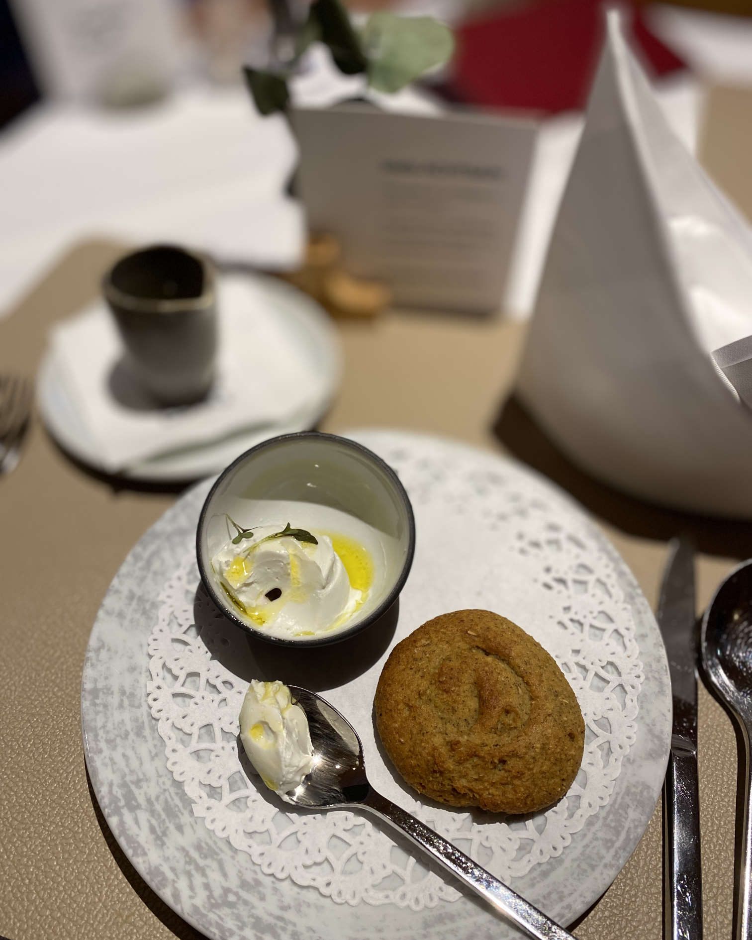 Frischkäse und Sojafladen