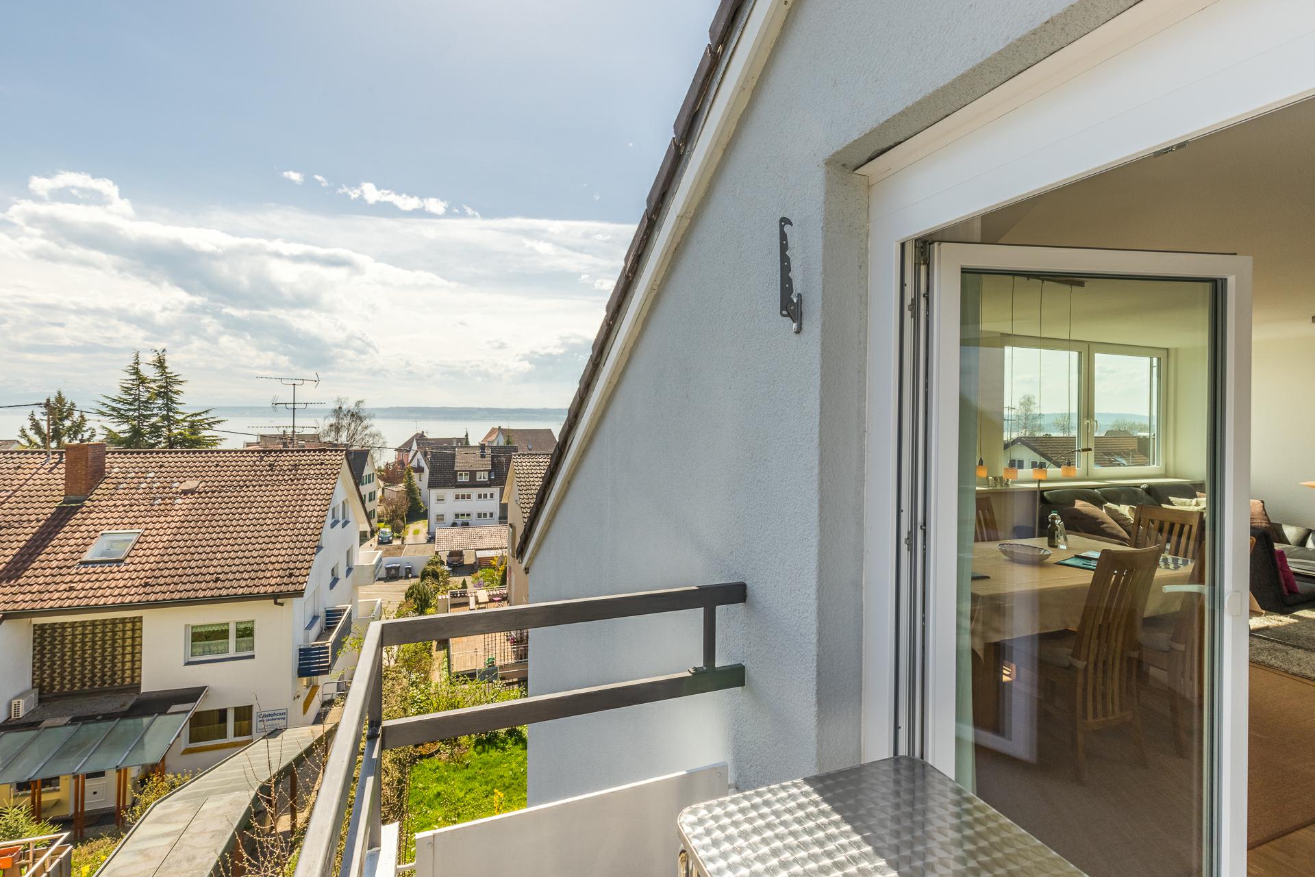 Balkon mit herrlichem See und Alpenblick