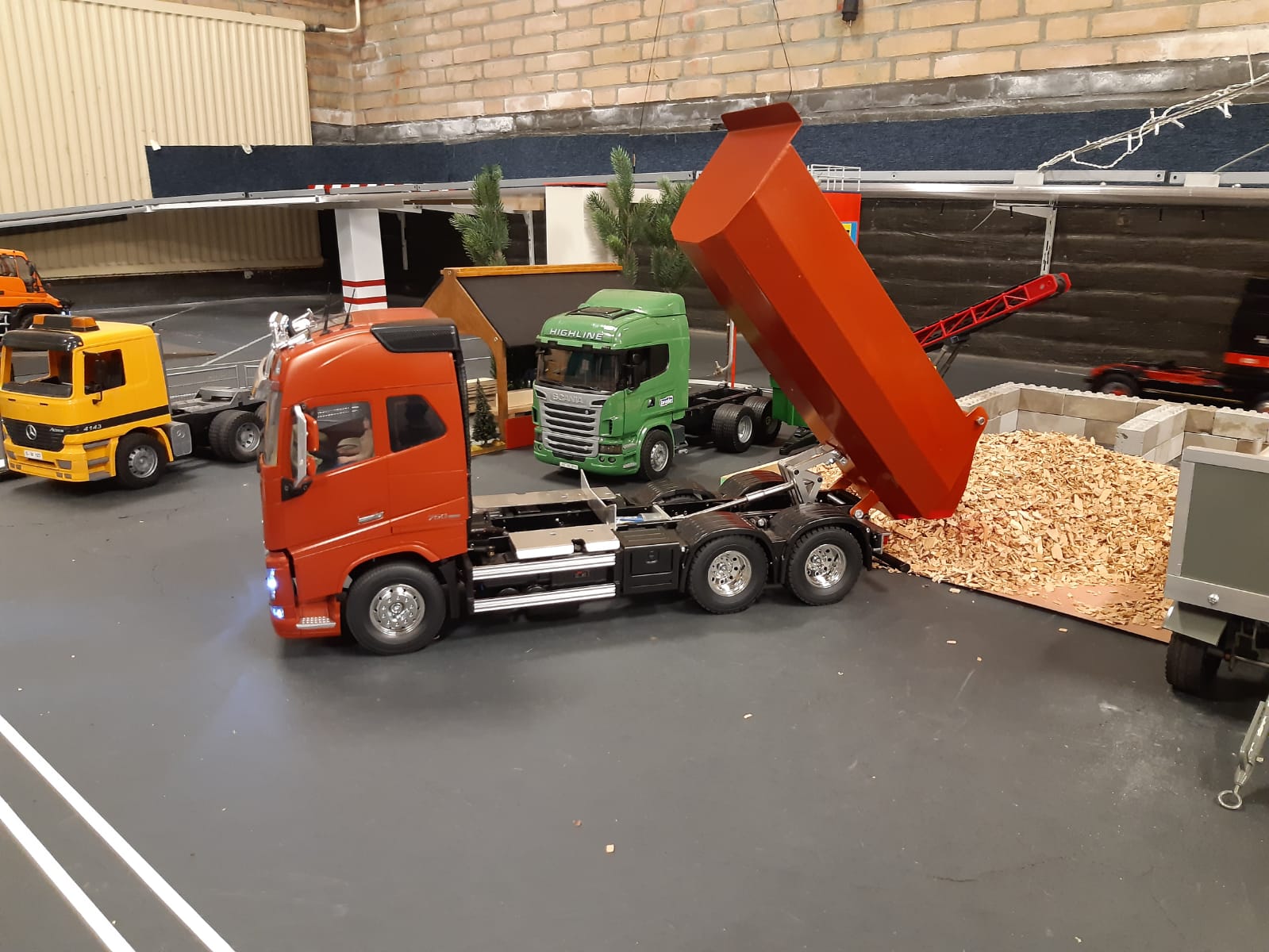 Volvo FH16 Globetrotter 750 6x4 custom Verkocht