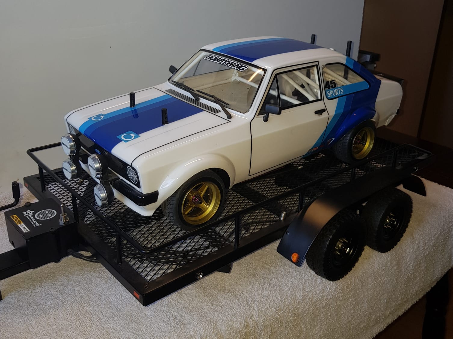 Ford Escort op aanhanger