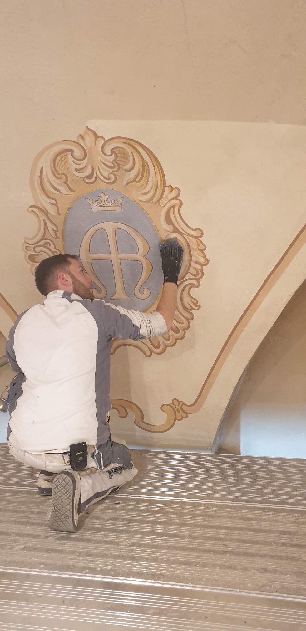 Mitarbeiter Thilo Schüller  über 15 Jahre malen erhalten gestalten