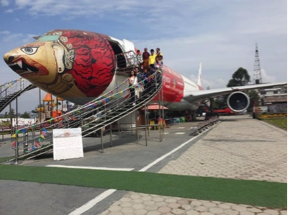 Die gestrandete türkische Maschine wurde in der Nähe des internationalen Flugplat-zes in Kathmandu in ein Aviatik Museum umfunktioniert.