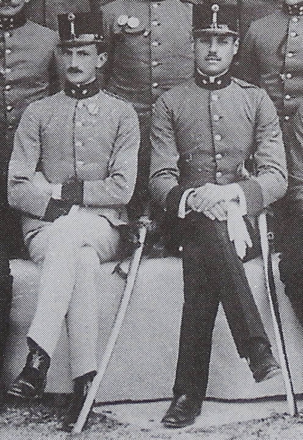 Max als Leutnant mit Anton VALLNER, Kaserne Görz, vor 1914.