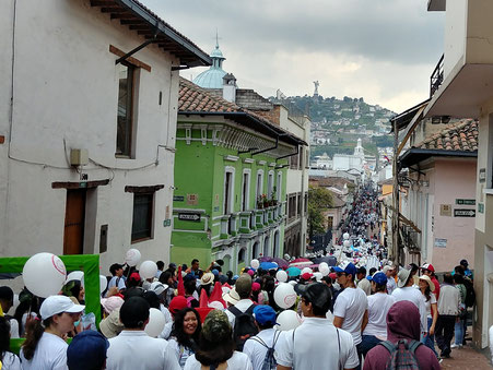 El pasado 24 de marzo, los Ecuatorianos se manifestaron contra el crimen del aborto (Foto: manifestación Quito)