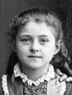 Santa Teresita del Niño Jesús, cuanto tenía entre 7 y 8 años.