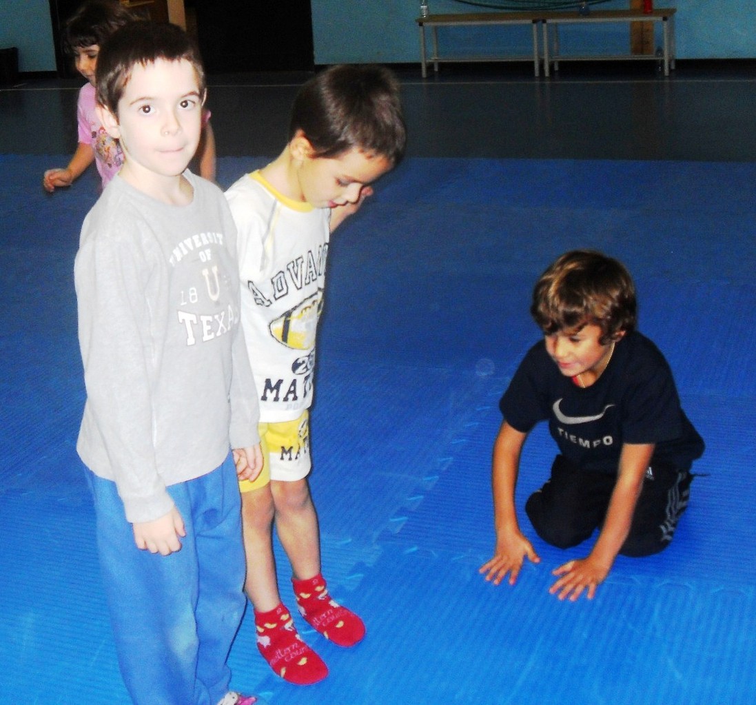 Corso di Judo ott-dic 2010 - Montaggio tatami