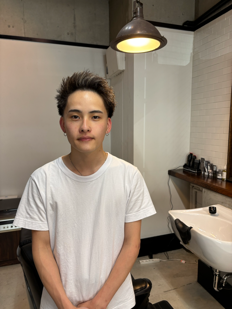 　アシスタント　上西　由真