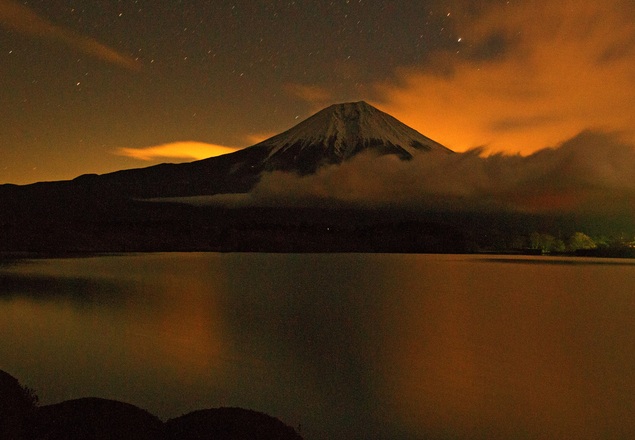 夜明け前の田貫湖　秋葉会員