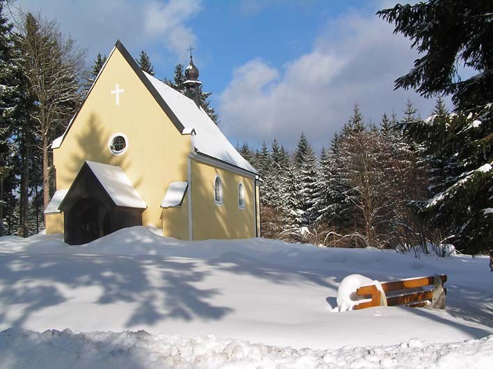 St- Nikolauskapelle bei Mähring im Winter