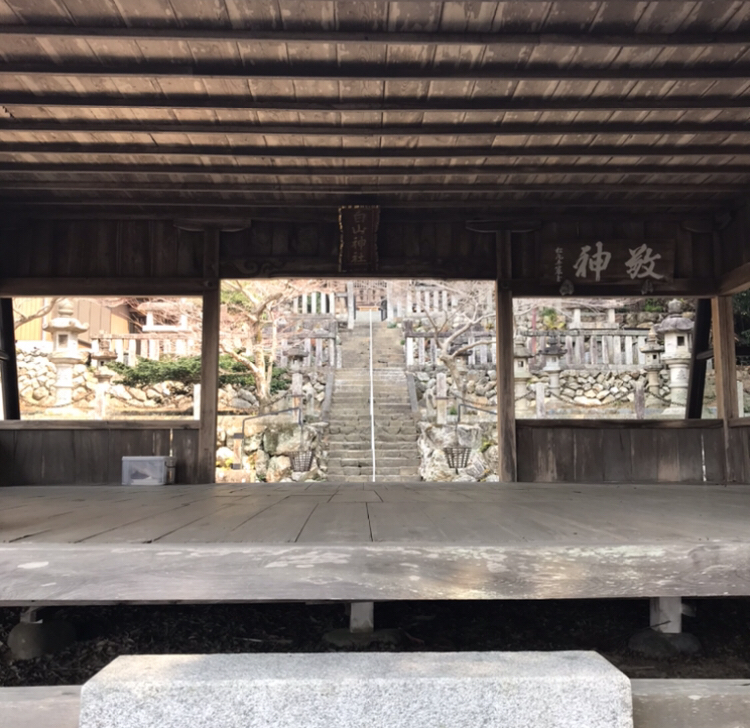 岐阜市　白山神社　中央の舎利殿
