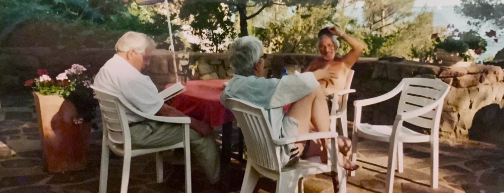 Mit Papa und Freunden: Rita Maag + Robert Bollag, in AGAY, an der Côte d‘Azur. Es war immer wieder sehr schön dort. Vive la France❗️