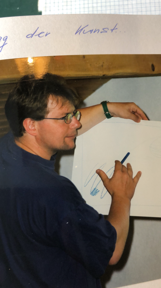 In einem Klassenlager - als ZEICHENLEHRER - der Kinder. War eine fantastische 6. Klasse, aus Bülach/ZH.