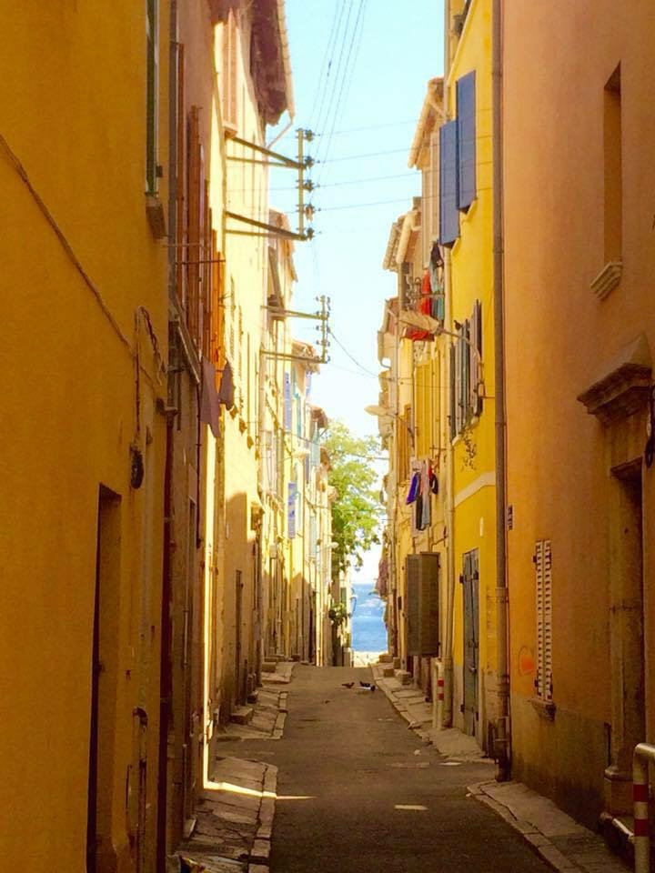 Welch Gassen-Licht. In Lloret de Mar, (Spanien).