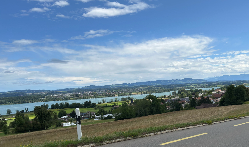 Blick in, „#Platten“/ Maur: Über den Greifensee.