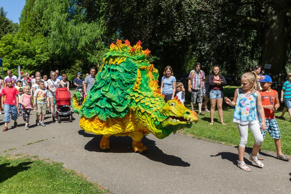 Hingucker: "Onil der Drache" auf dem Kinderfestival Lahr (5.900 Besucher)