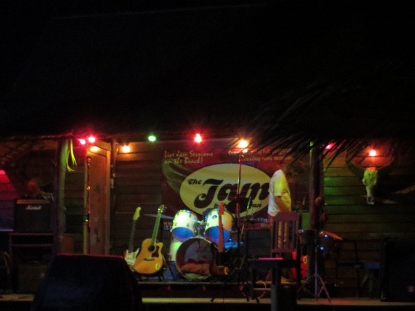 The Jam - eine Bühne direkt am Strand - Genau die richtige Atmosphäre für uns