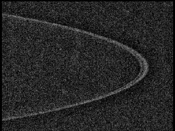Abb. 3: Adrastea fungiert, zusammen mit Metis, als Schäfermond und "hirtet" den Hauptring von Jupiter, aufgenommen von New Horizons vor Mai 2007. © NASA/Johns Hopkins University Applied Physics Laboratory/Southwest Research Institute