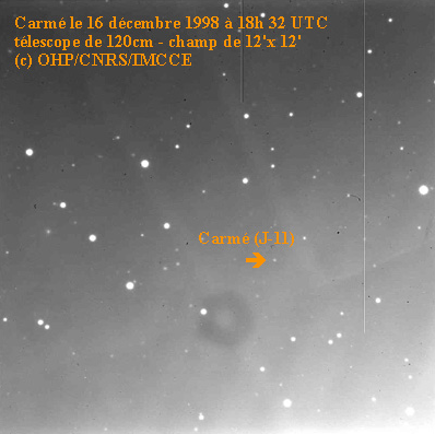 Carme, aufgenommen am 16. Dezember 1998 vom Haute-Provence-Observatorium im Südosten Frankreichs. Der heller Schein rechts unten stammt von Jupiter.