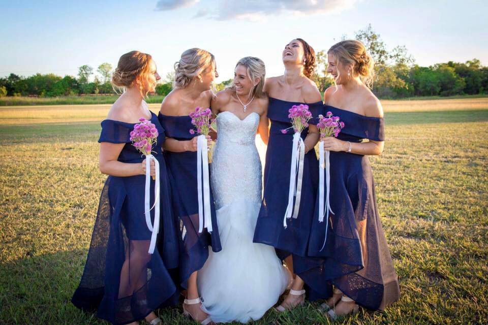 Nadia and her bridesmaids 