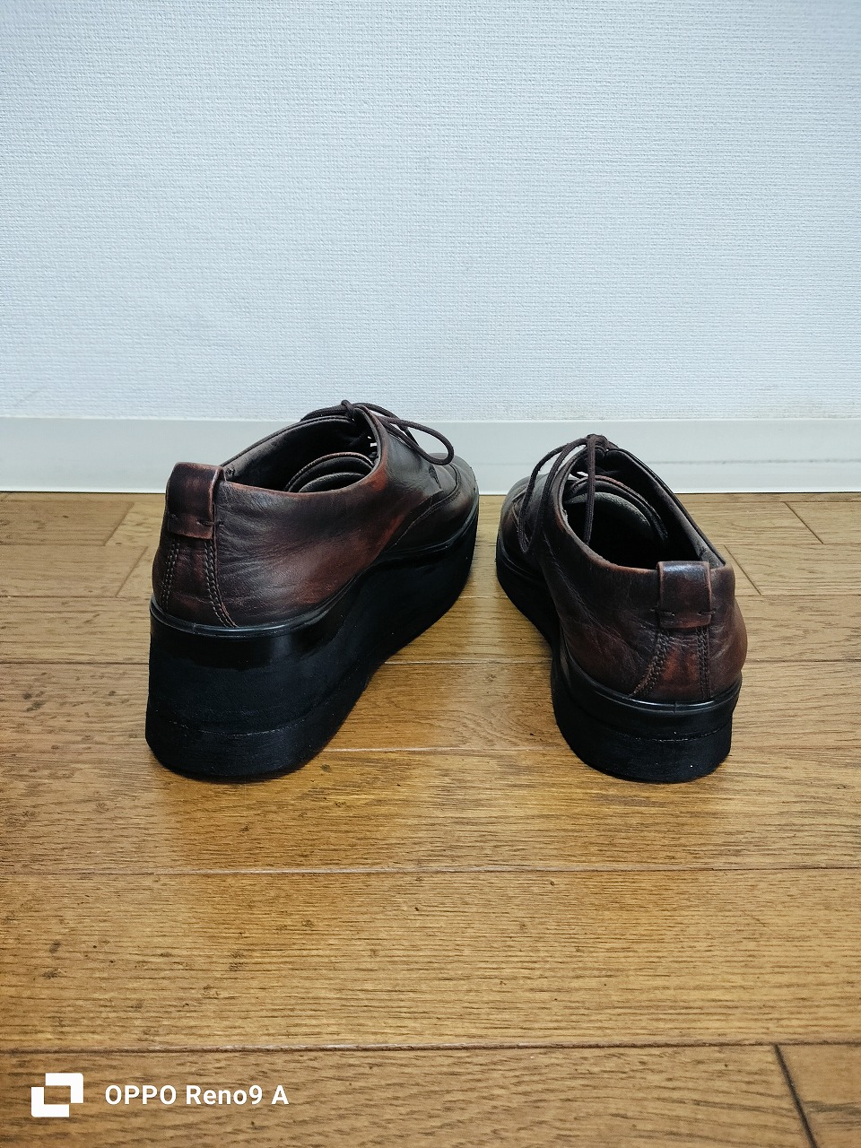 持ち込みの革靴の靴底に3ｃｍ高さをつけ補高靴を作製しました