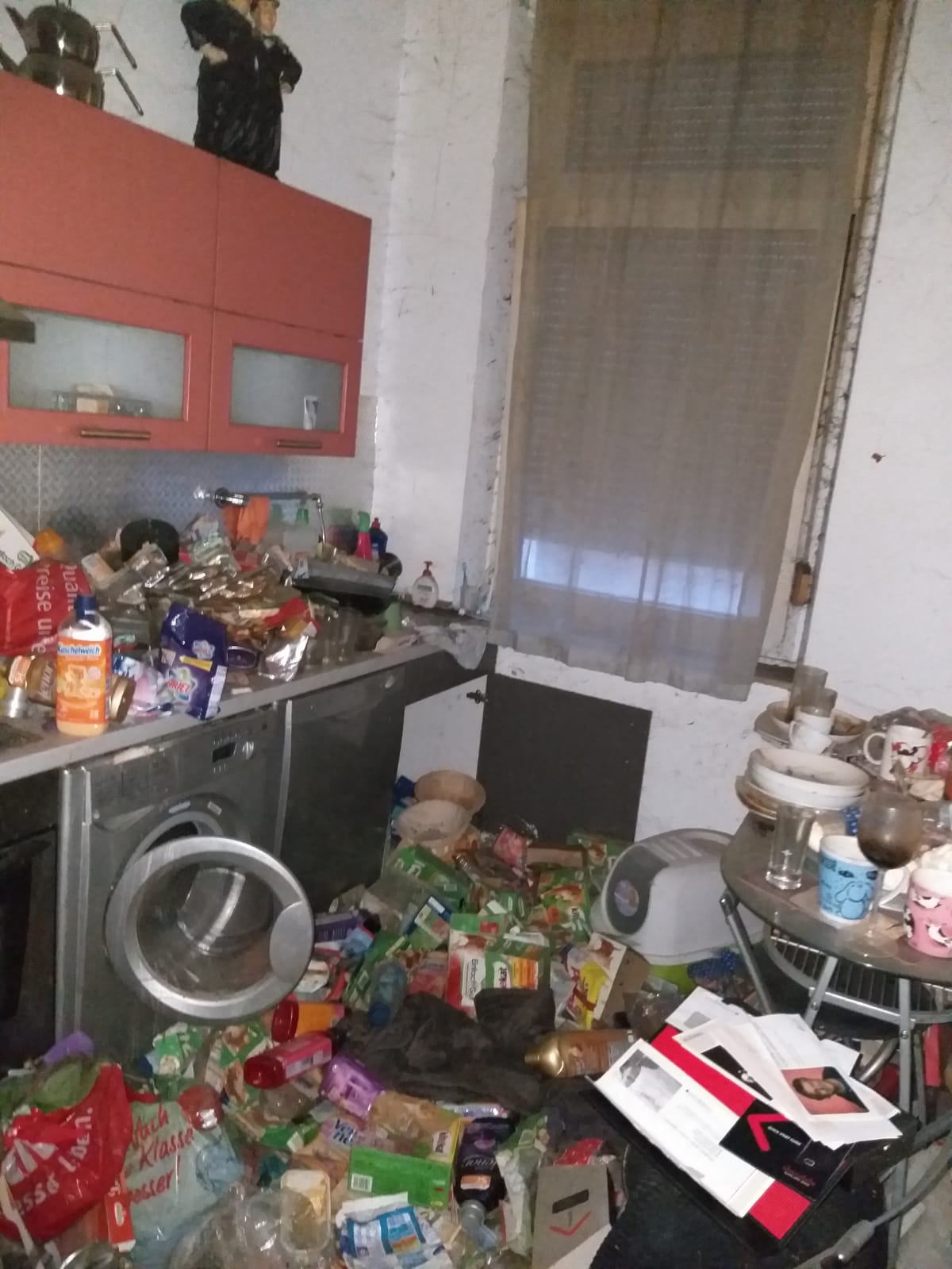 Entrümpelung einer Messi-Wohnung - Fachmann für Entrümpelung Entrümpelung einer Messi-Wohnung - Fachmann für Entrümpelung
