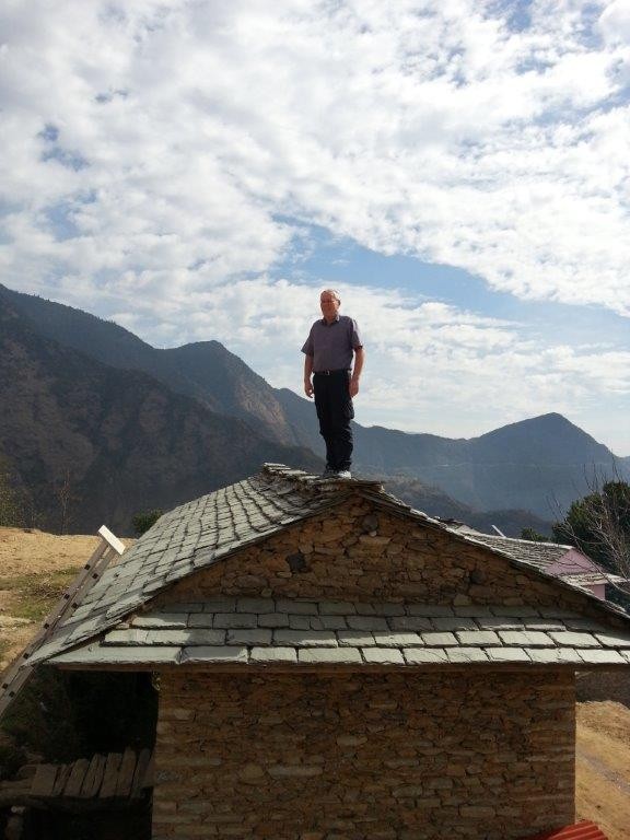 Heiner, der Fotograf, sucht sich einen Platz mit gutem Überblick