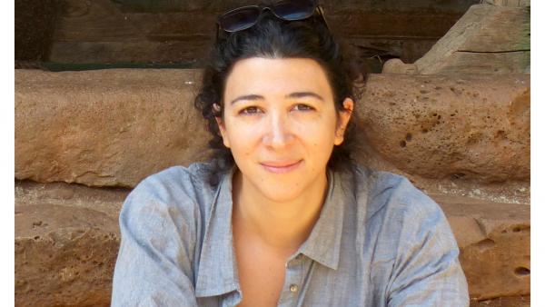 La Libanaise Valérie Cachard, lauréate de la 6e édition du Prix RFI Théâtre pour « Victoria K, Delphine Seyrig et moi ou la petite chaise jaune ». © Yannick Clement