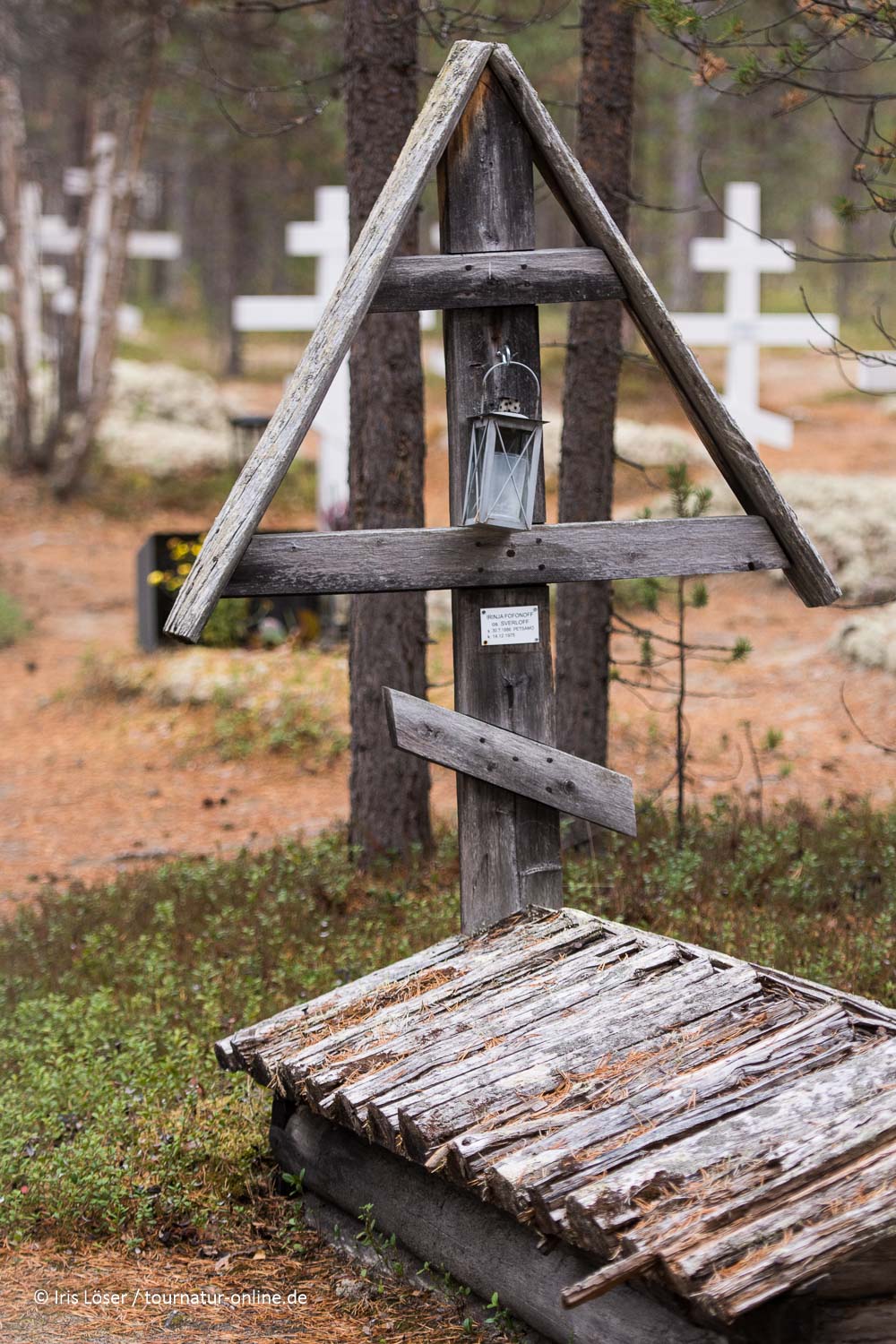 Altes Kreuz auf dem Friedhof.