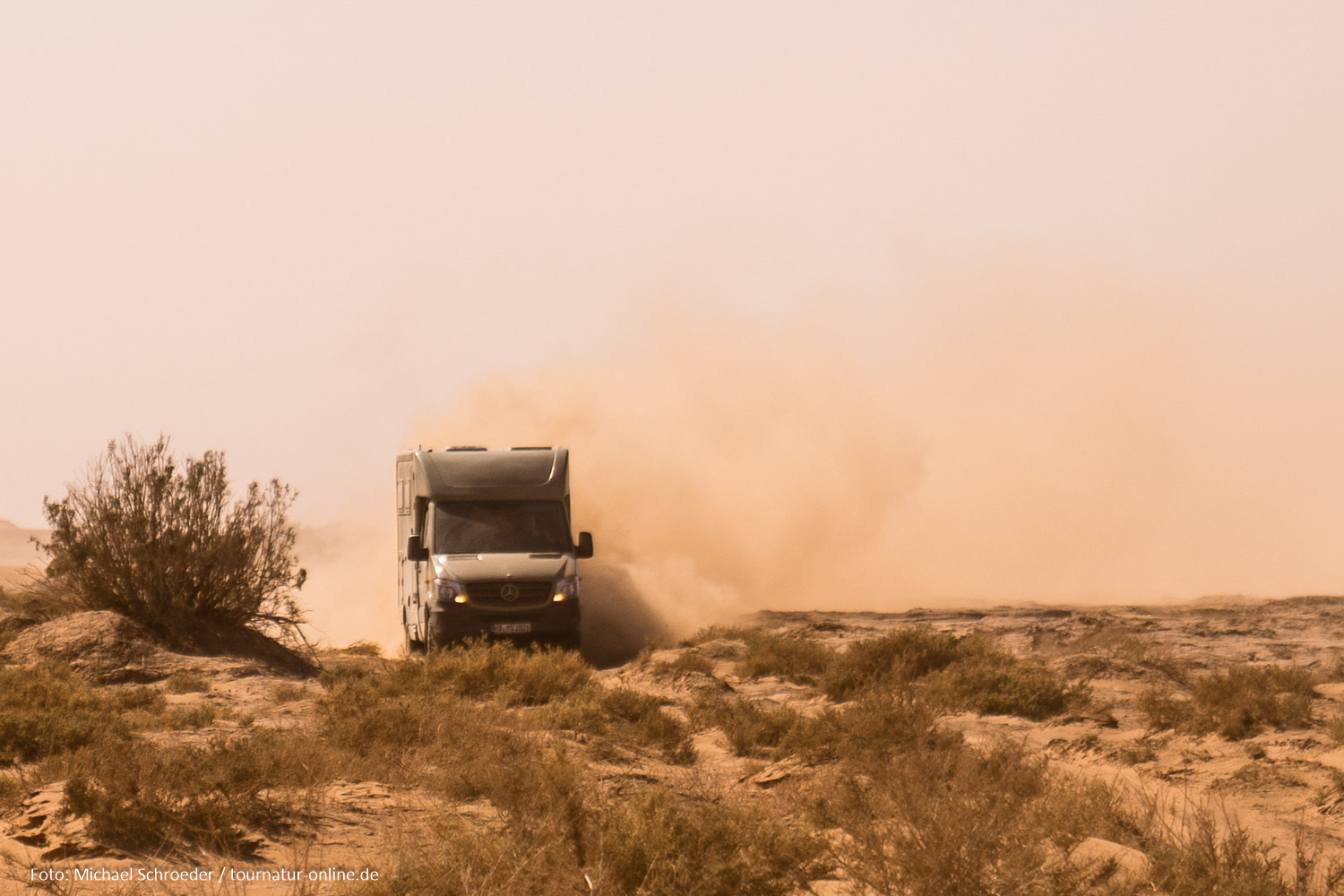 Video: Mit drei 4x4 Sprintern durch die Sahara Marokkos